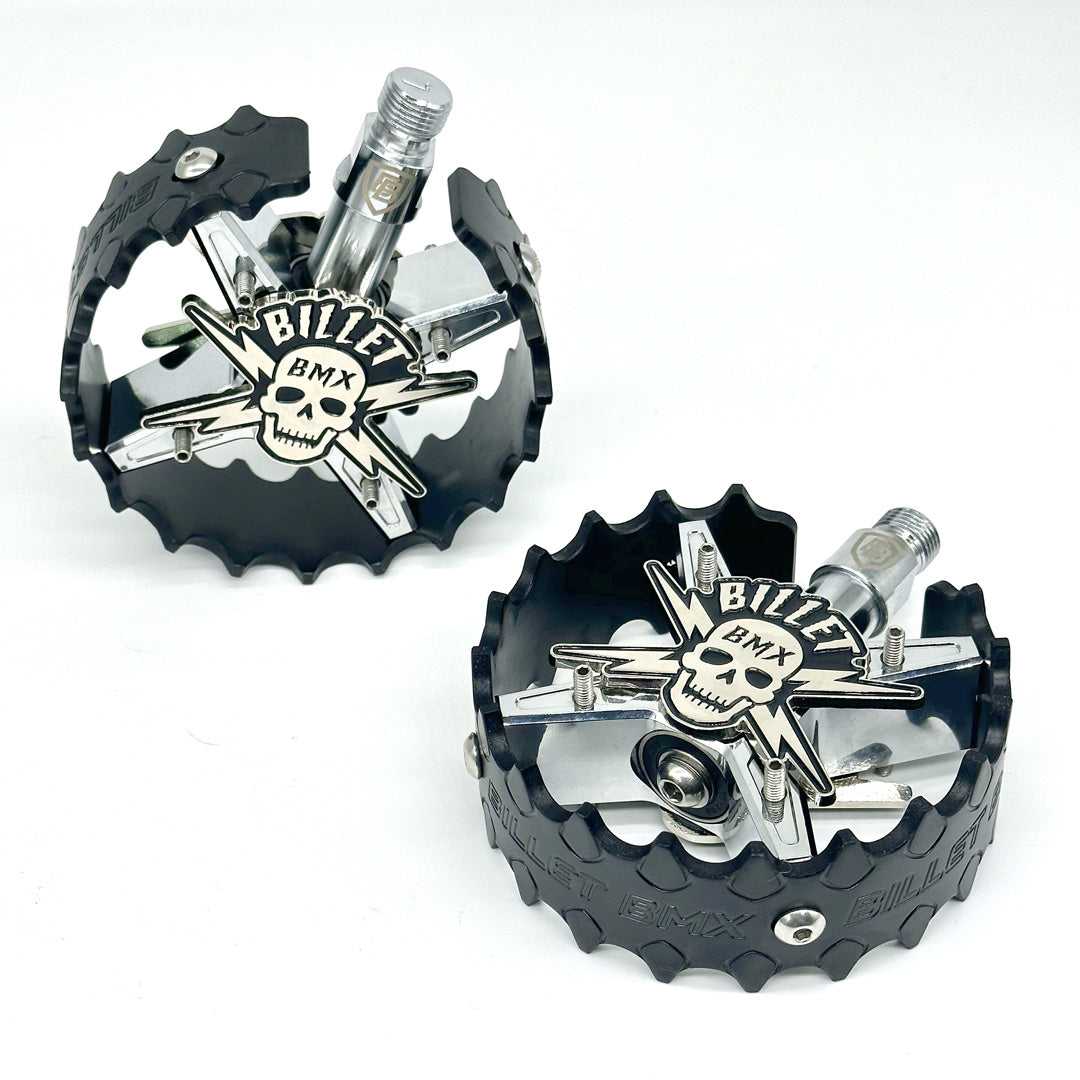 BILLET BMX SKULL CHROME PRO SERIES ROUND PEDAL SET 9/16 PEDALS BIL-PED-RND-SKULL-CHR-RED