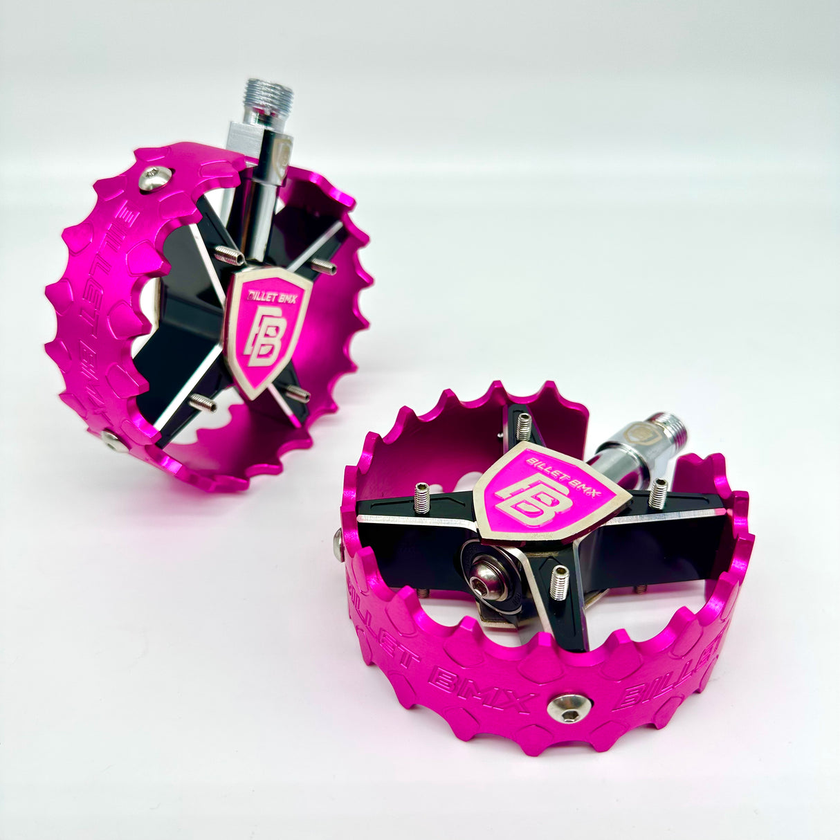 BILLET BMX SHIELD BLACKOUT PRO SERIES ROUND PEDAL SET 9/16 PEDALS BIL-PED-RND-SHIELD-BLKM-RED