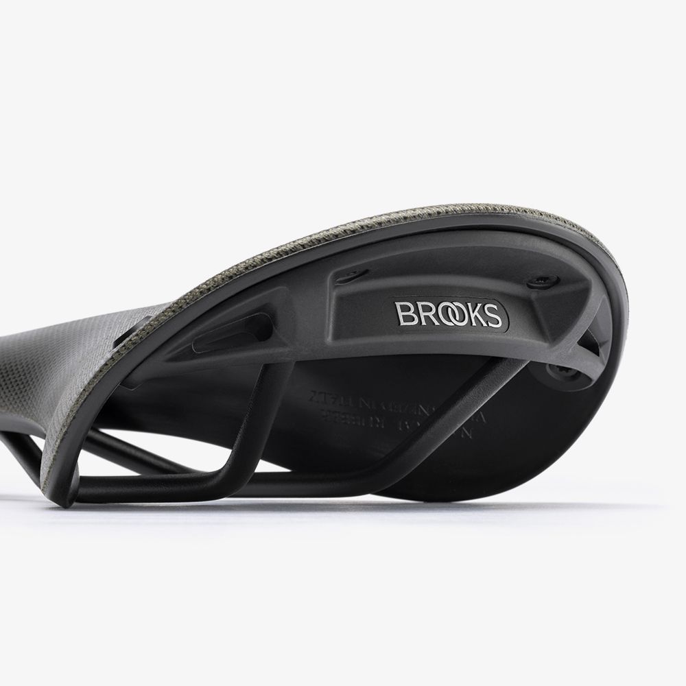 BROOKS C17 CARVED SADDLE RAILED BICYCLE SEAT